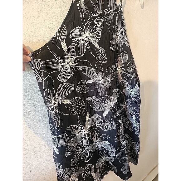 Xchqrti Womens Black and White Floral Short Sleeveless Dress Size XXL Short - Picture 2 of 5